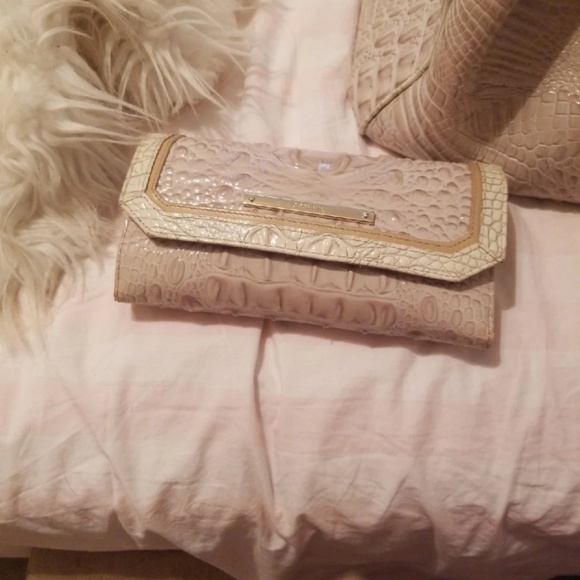 Brandnew Matching Brahmin wallet
